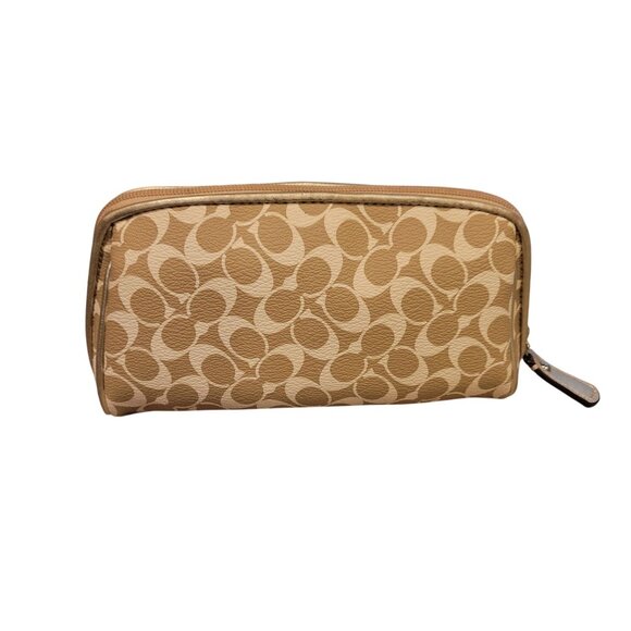 Coach Chelsea Heritage Beige Cosmetic Bag 6.5"-7" Wide 4" Tall Leather Monogram - Picture 5 of 12